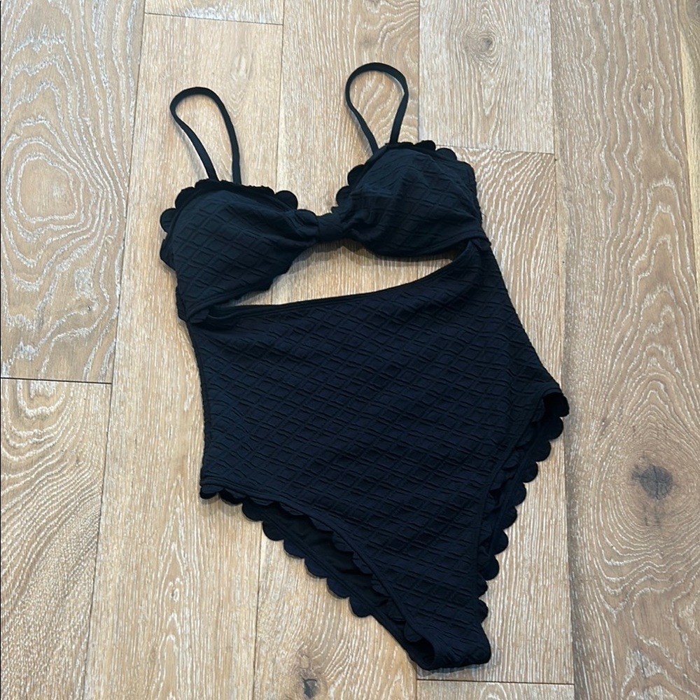 NWT Cupshe Cutout One Piece